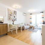 Διαμέρισμα Tanja Modern With Balcony And Parking Garage
