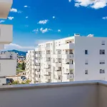 Tanja Modern With Balcony And Parking Garage
