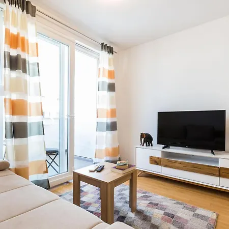 Lejlighed Tanja Modern With Balcony And Parking Garage