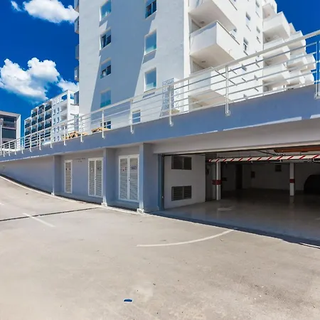 Lejlighed Tanja Modern With Balcony And Parking Garage