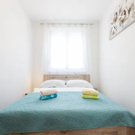 Апартаменти Tanja Modern With Balcony And Parking Garage Задар