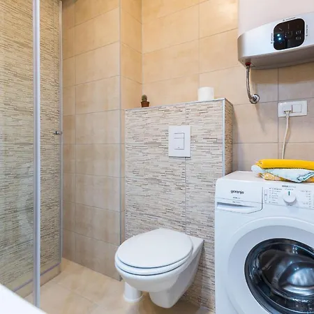 Апартаменти Tanja Modern With Balcony And Parking Garage