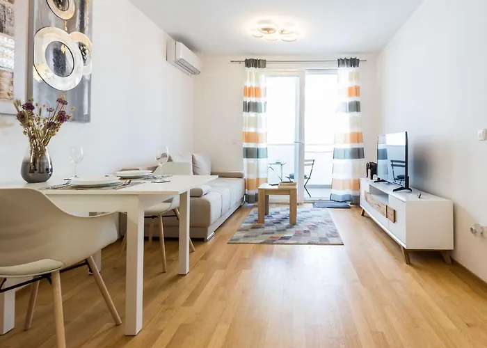 Appartamento Tanja Modern With Balcony And Parking Garage *