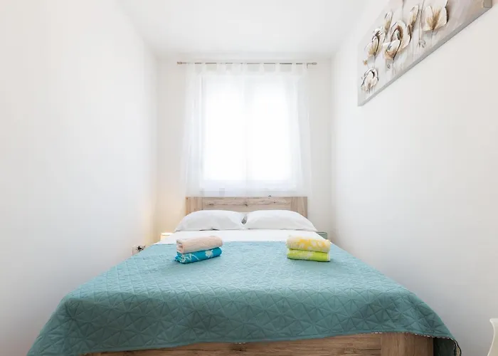 Appartamento Tanja Modern With Balcony And Parking Garage Zara