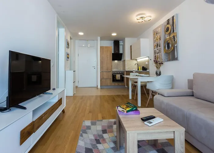 Tanja Modern With Balcony And Parking Garage Zadar