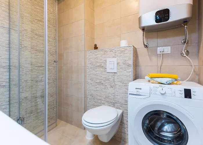 Appartamento Tanja Modern With Balcony And Parking Garage